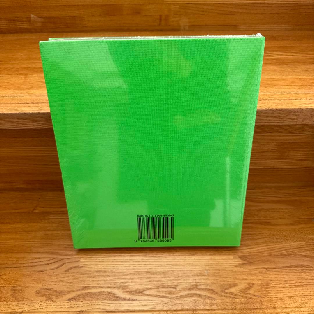 アート・デザイン・音楽 SOMETHING'S OFF Virgil Abloh