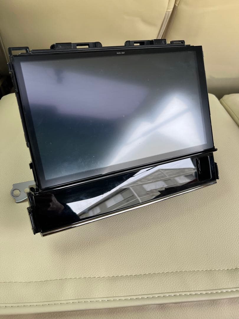 30アルファード/ヴェルファイア 純正ナビ　NSZN-Z66T 取付パネルセット