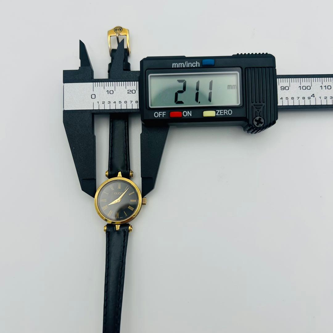 GUCCI レディース 腕時計 ブラック/ゴールド