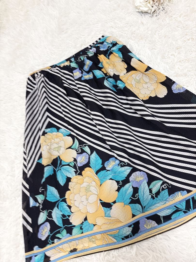 【美品】レオナール フレアスカート シルク花柄 フラワー柄 ＸＬ