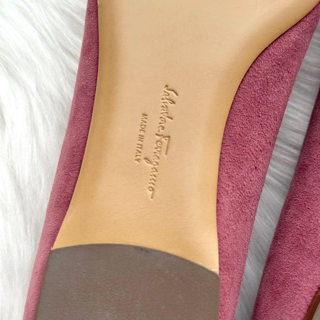 【新品未使用♡最終値下げ】Ferragamo フェラガモ ヴァラリボン スエード