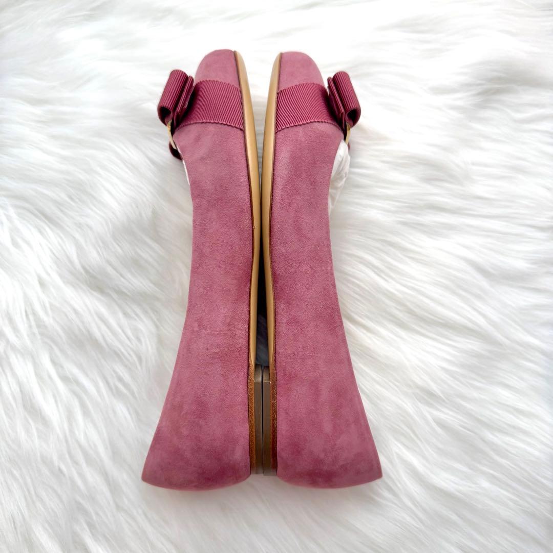 【新品未使用♡最終値下げ】Ferragamo フェラガモ ヴァラリボン スエード