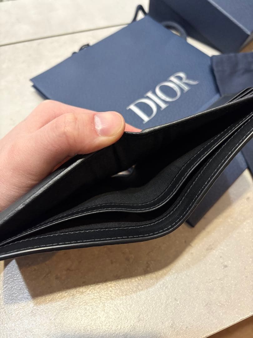 Dior ブラックレザー 二つ折り財布　メンズ