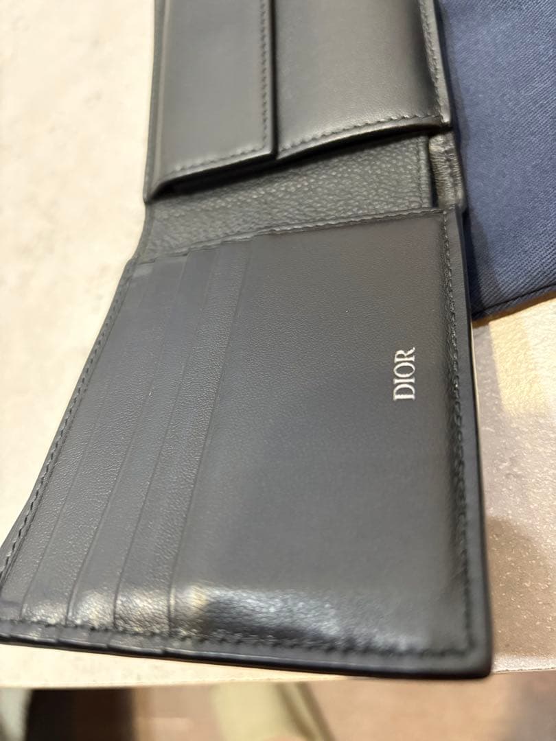Dior ブラックレザー 二つ折り財布　メンズ