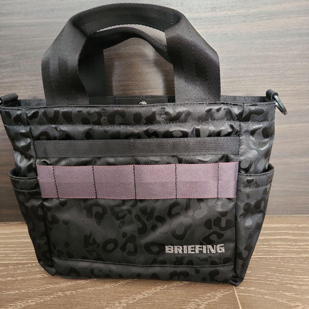 ブリフィーング、ゴルフカートバック