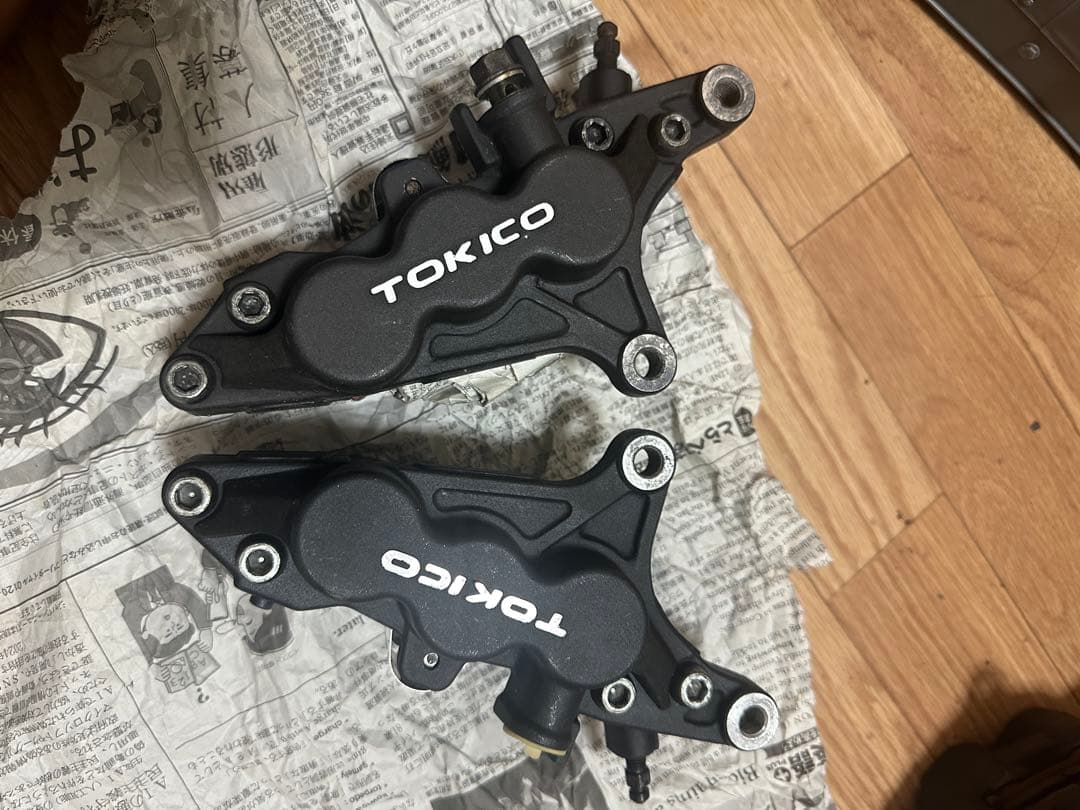 TOKICO ブレーキキャリパー