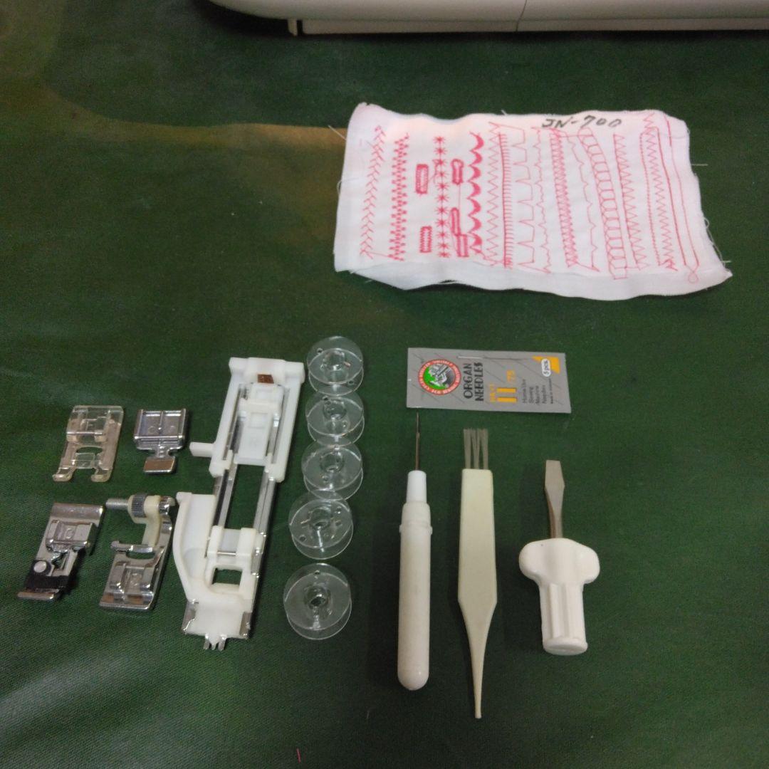 ジャノメミシンJN-700型、美品。