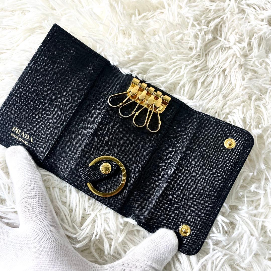 プラダ　PRADA 4連キーケース　キーリング　サフィアーノ　ブラック　レザー
