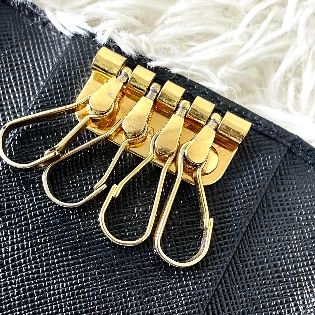 プラダ　PRADA 4連キーケース　キーリング　サフィアーノ　ブラック　レザー