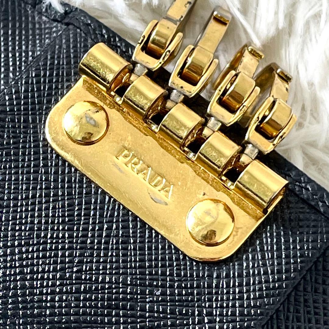 プラダ　PRADA 4連キーケース　キーリング　サフィアーノ　ブラック　レザー