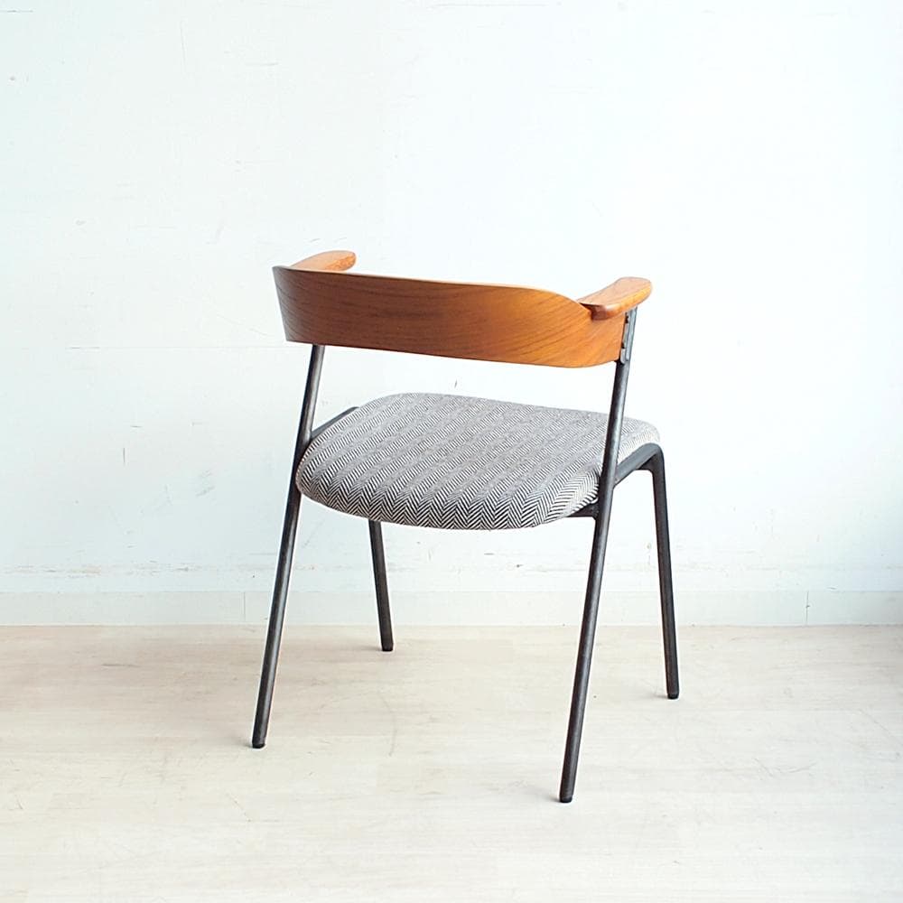 アデペシュ ダニス ショートアームチェア ヘリンボーン柄 ZR24041