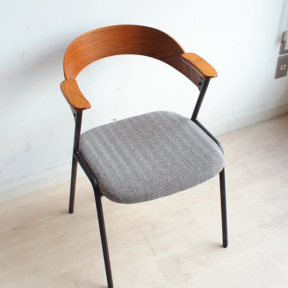 アデペシュ ダニス ショートアームチェア ヘリンボーン柄 ZR24041