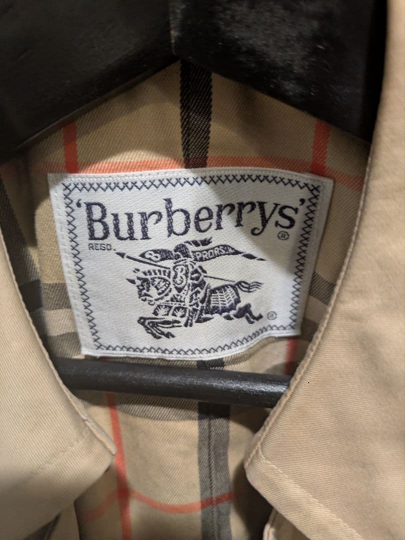 BURBERRY　ベージュ トレンチコート ダブルブレスト