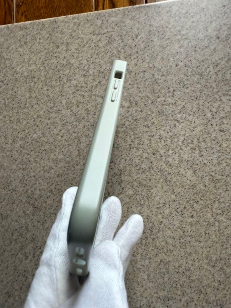 RIMOWA ストライプデザイン アルミニウムiPhoneケース14pro