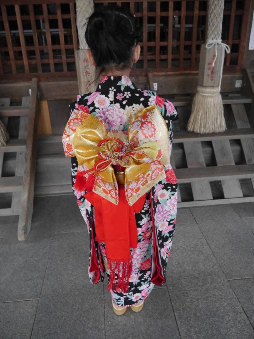 晴れ着‼️七五三用着物 黒とピンクの花柄