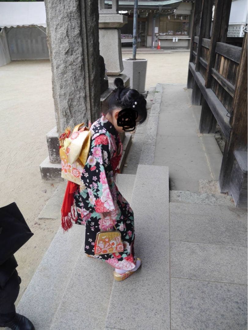 晴れ着‼️七五三用着物 黒とピンクの花柄