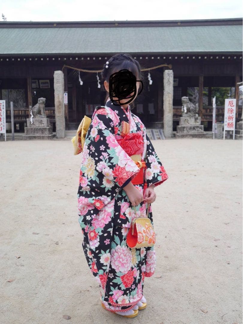 晴れ着‼️七五三用着物 黒とピンクの花柄