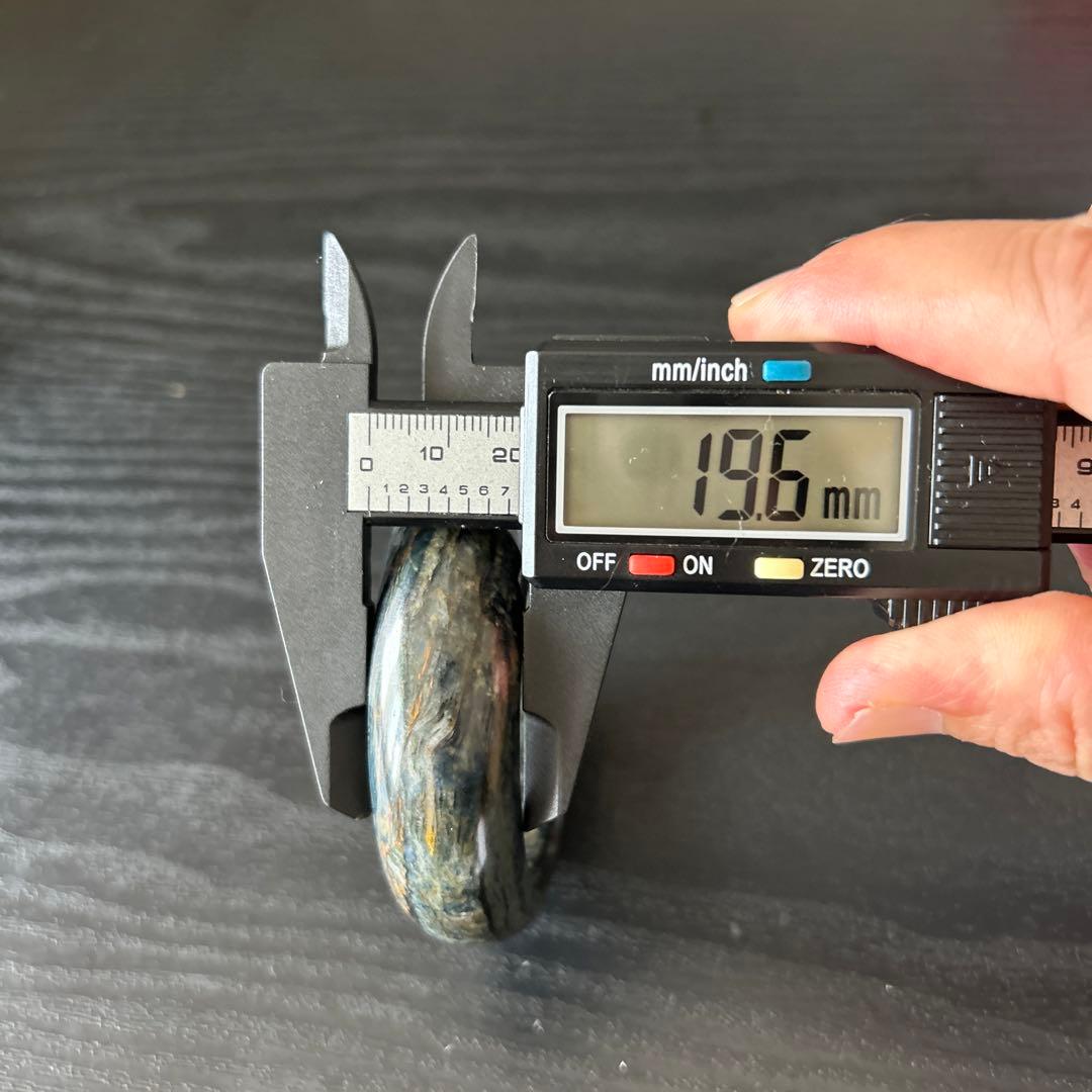 L688)天然ブルーピーターサイト　バングル