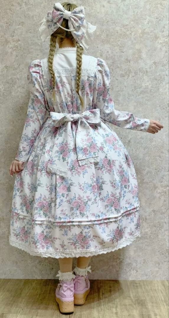 axes femme Chalmiereクラシカルローズ柄ワンピース（キナリ）