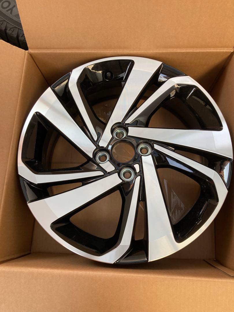 トヨタ　ライズZグレード　ガソリン車 17インチ ホイール