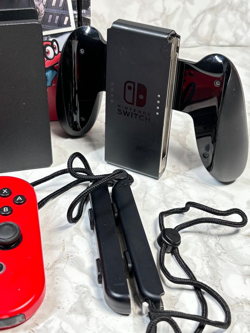 Nintendo Switch 赤 スーパーマリオ　オデッセイ　ソフト付き