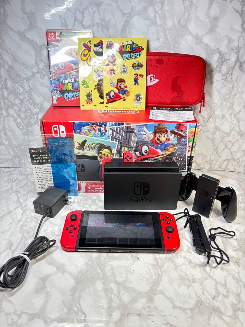 Nintendo Switch 赤 スーパーマリオ　オデッセイ　ソフト付き
