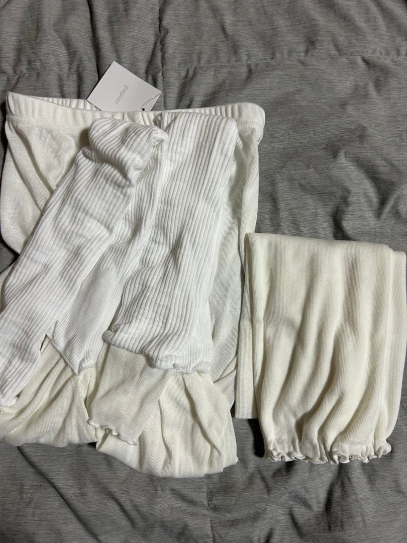 パピエ ホワイト完売レギンス