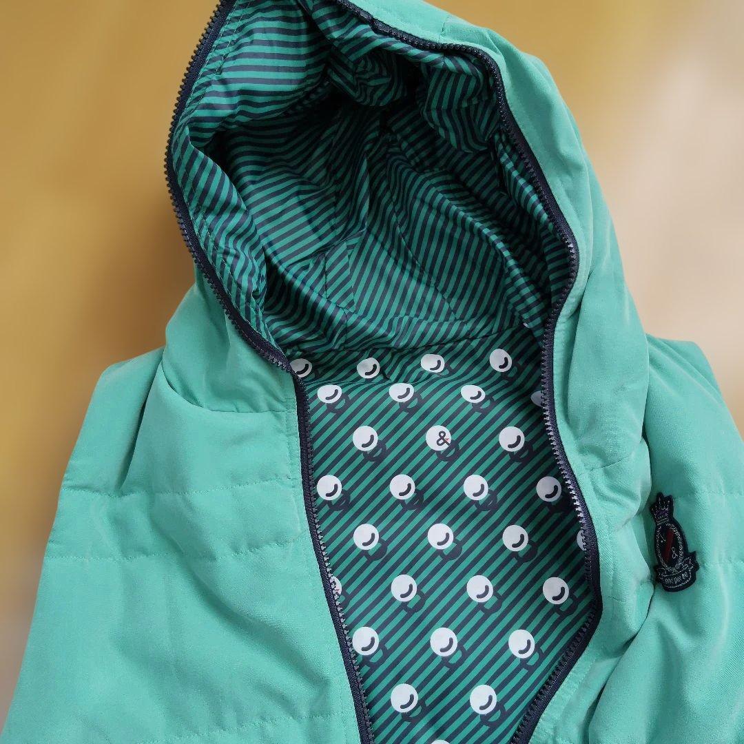 アンパスィリバーシブルフード付きダウンベスト