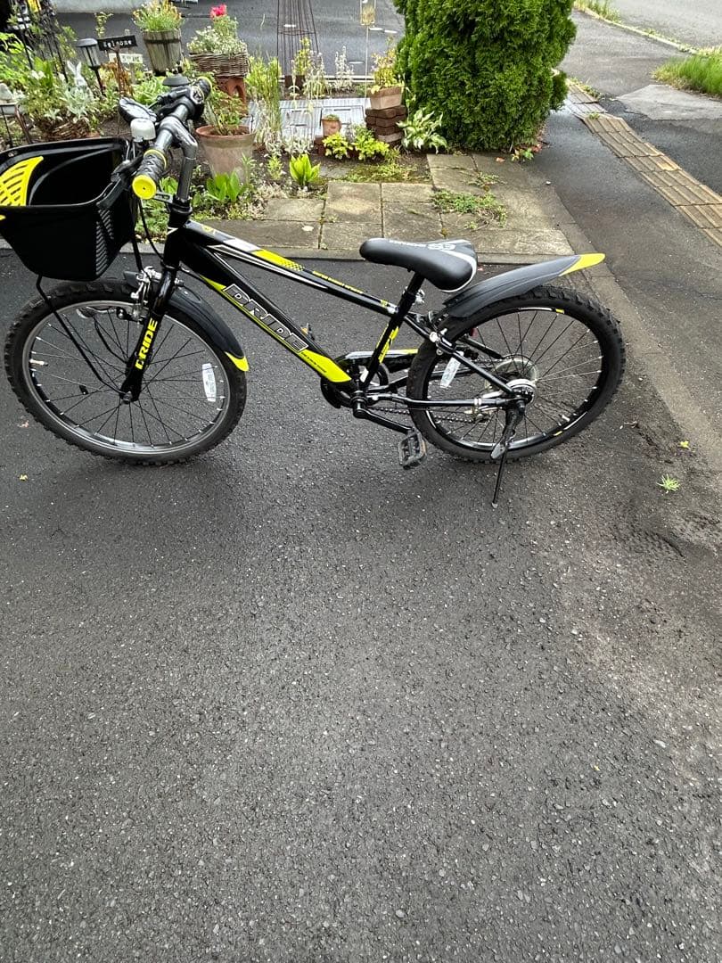 ジュニアスポーツ自転車 黒と黄色 前面バスケット付き22インチ札幌引き渡し