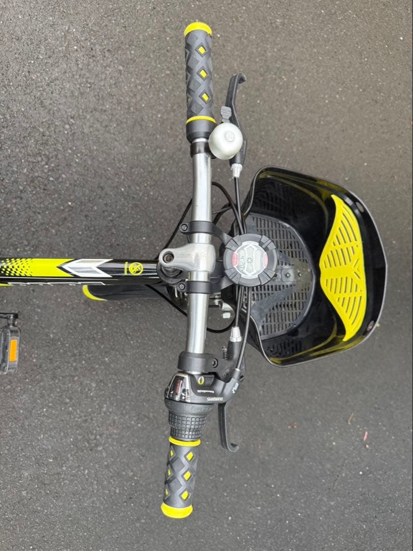 ジュニアスポーツ自転車 黒と黄色 前面バスケット付き22インチ札幌引き渡し