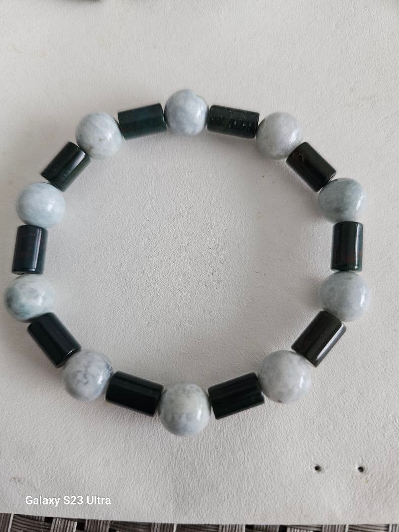 出雲瑪瑙管玉と糸魚川青翡翠１０mmのブレスレット