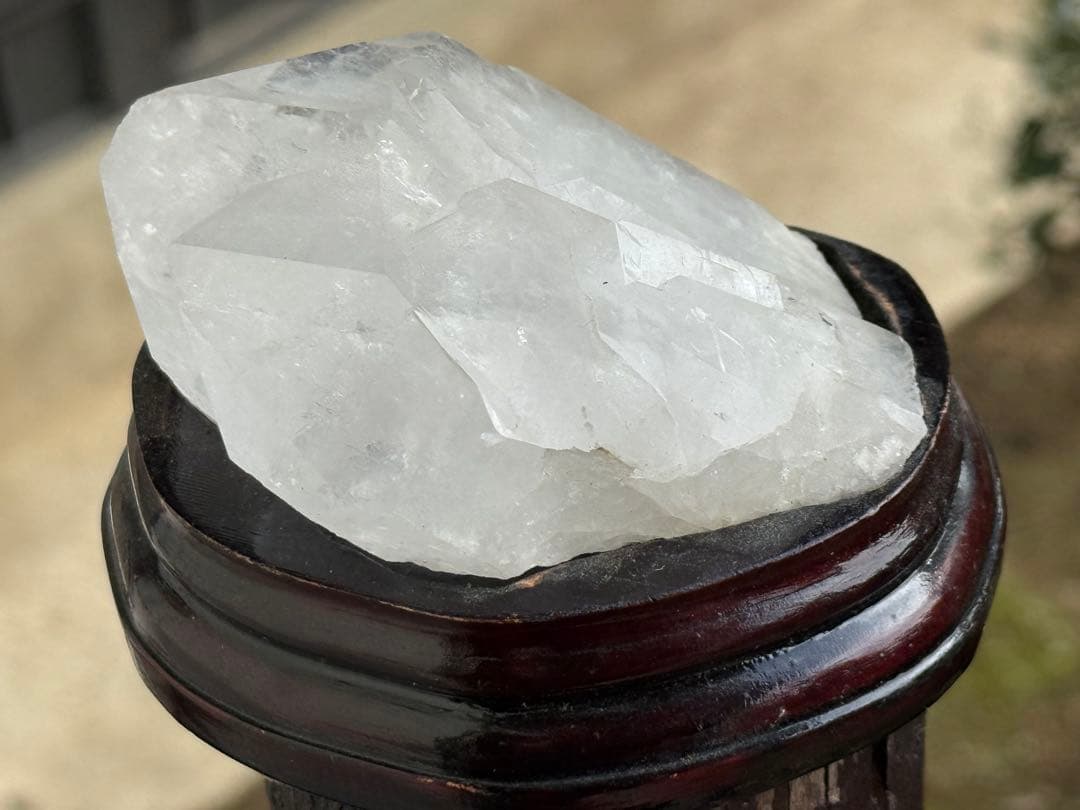笛　ブラジル産水晶原石　台座付き