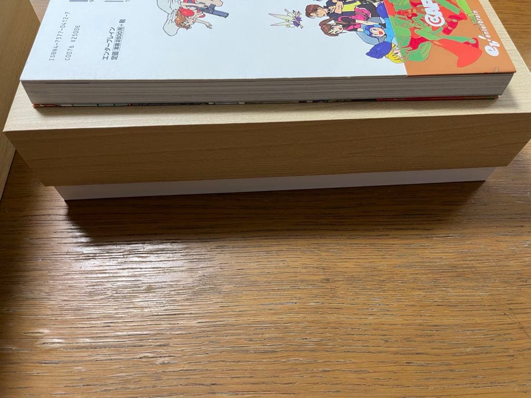 カプコンデザインワークス　帯付きハガキ付き美品　イラストレーションズ　イラスト集