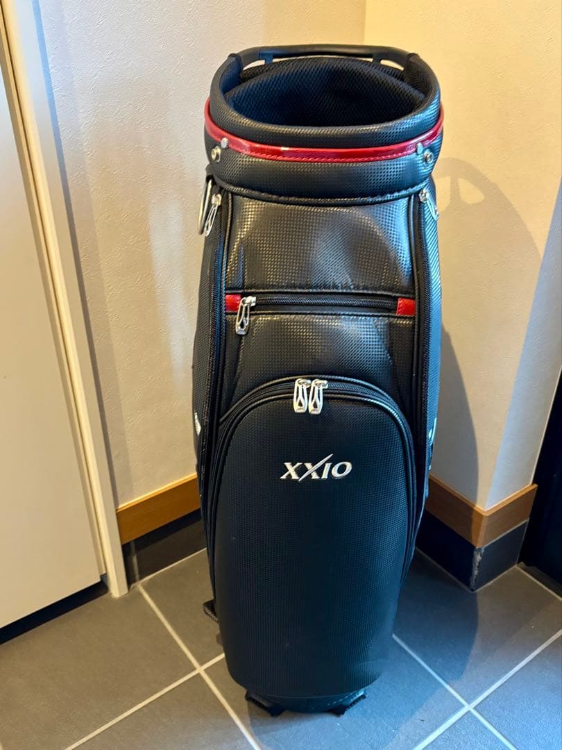 ゼクシオ（2019年モデル）キャディバッグ 　ブラック　 9.5型