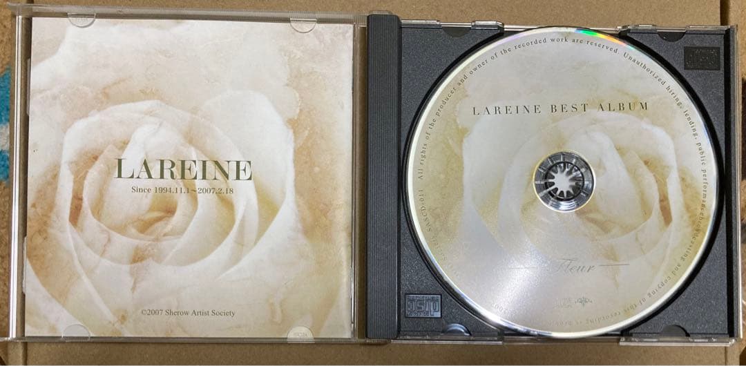 LAREINEベストアルバム「フルール」