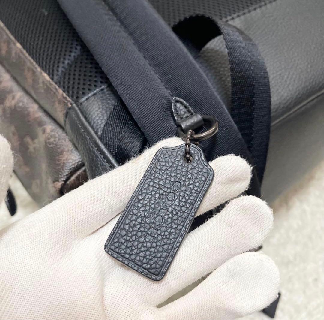 【美品/A4可】COACH 巾着　リュック　レザー　PVC　黒　馬車柄　ロゴ金具