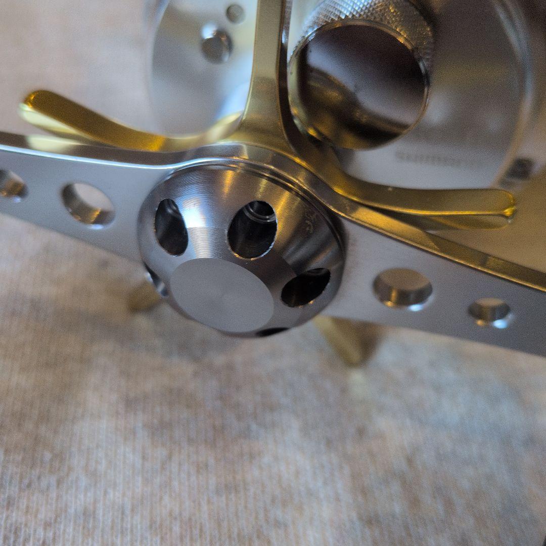 シマノ　カルカッタ　301 F スタジオオーシャン　カスタム　新品　未使用　左