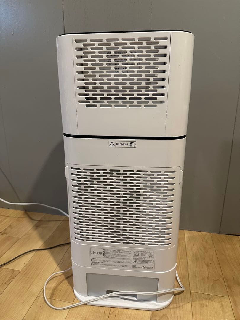 アイリスオーヤマ 除湿機 IJD-150-W ホワイト　取説付き