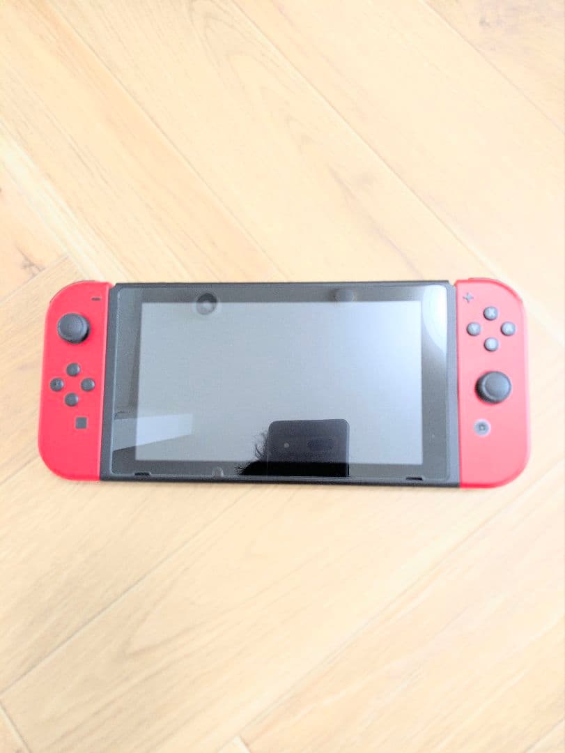 Nintendo Switch 本体 (新型)赤いジョイコン