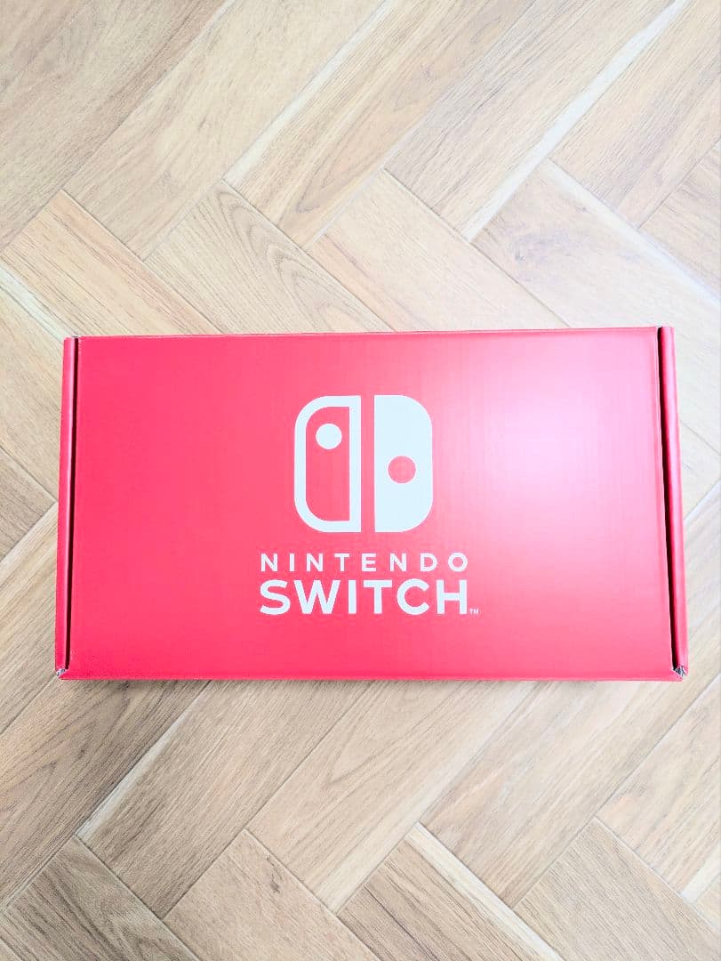 Nintendo Switch 本体 (新型)赤いジョイコン