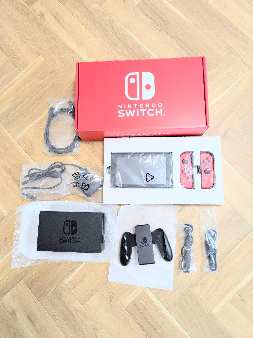 Nintendo Switch 本体 (新型)赤いジョイコン