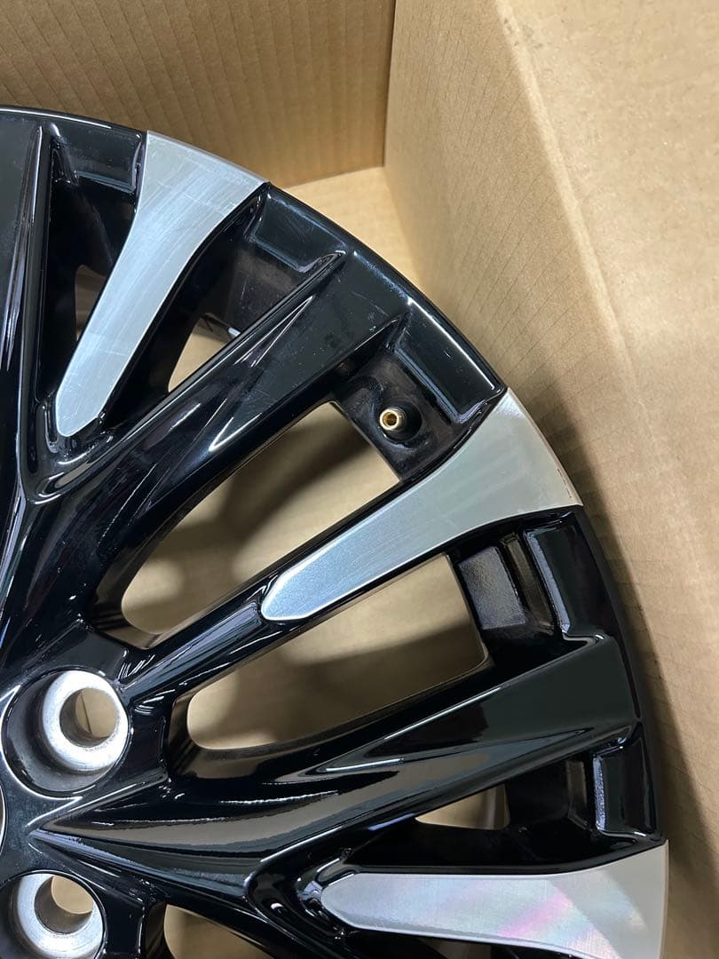 40アルファード　エグゼクティブラウンジ純正19インチアルミホイール1本です。