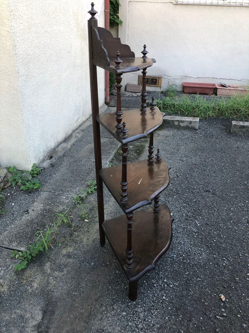 イギリスアンティーク家具　コーナーシェルフウッド　コーナーキャビネット　飾棚