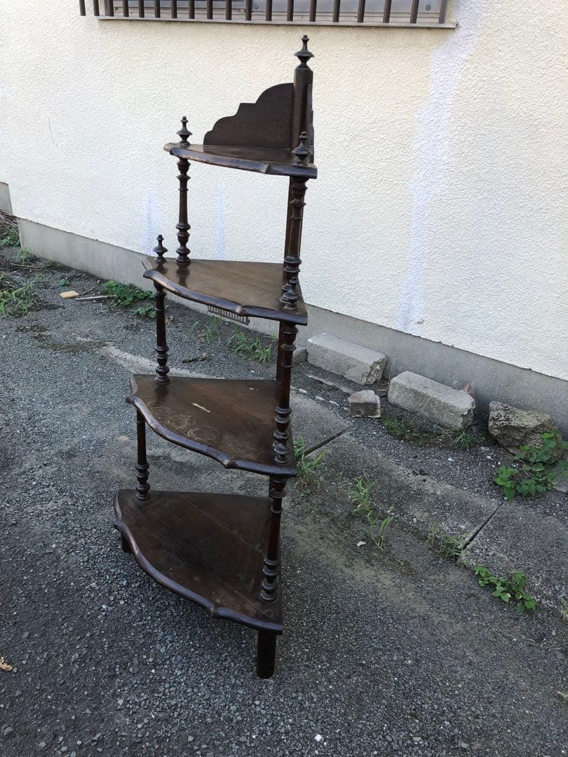 イギリスアンティーク家具　コーナーシェルフウッド　コーナーキャビネット　飾棚