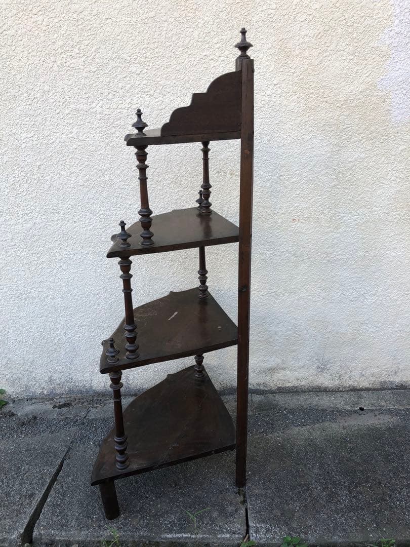 イギリスアンティーク家具　コーナーシェルフウッド　コーナーキャビネット　飾棚