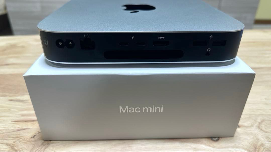 ガーンMac mini M2チップ搭載/512GB SSD/8GBユニファ