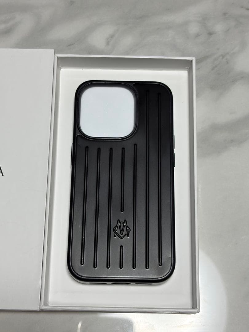 RIMOWA ブラック iPhone 15 PRO