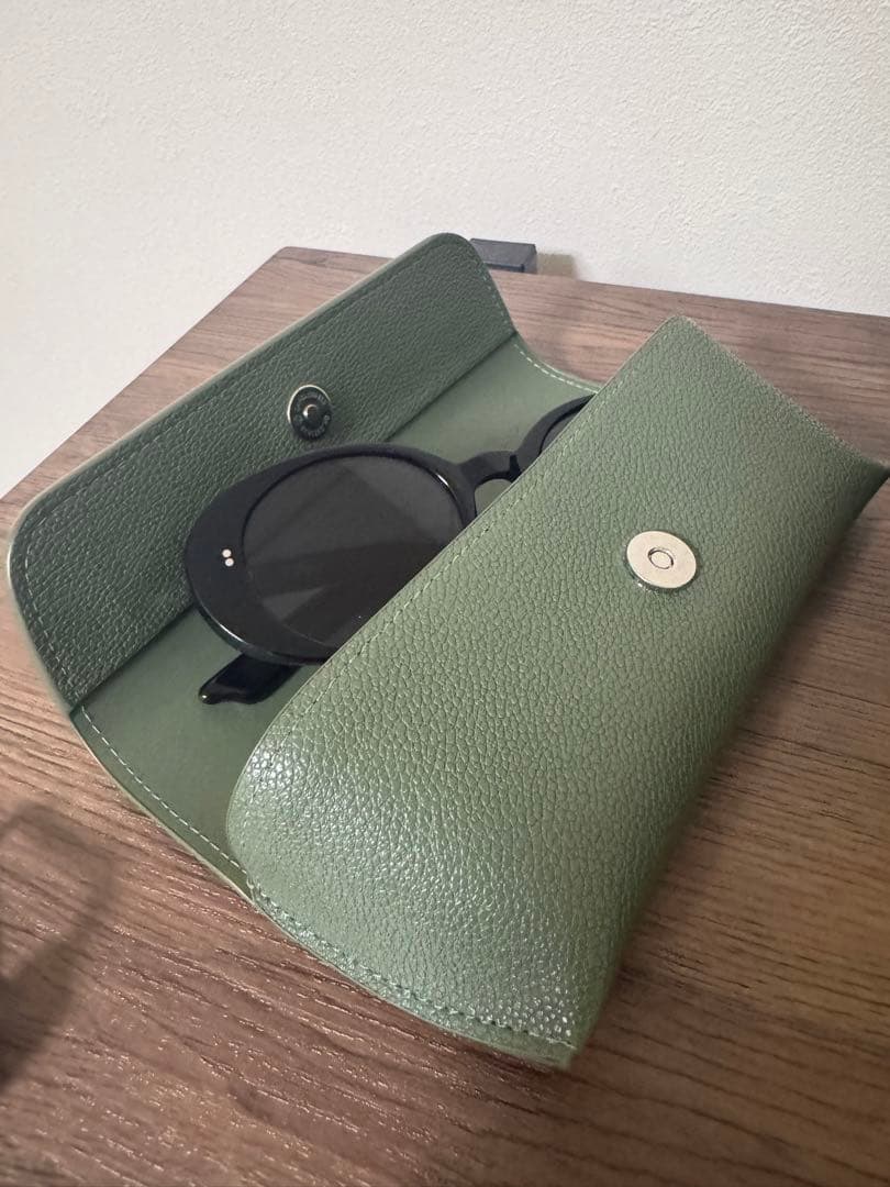 FEW. F29 ブラックサングラス ケース付き