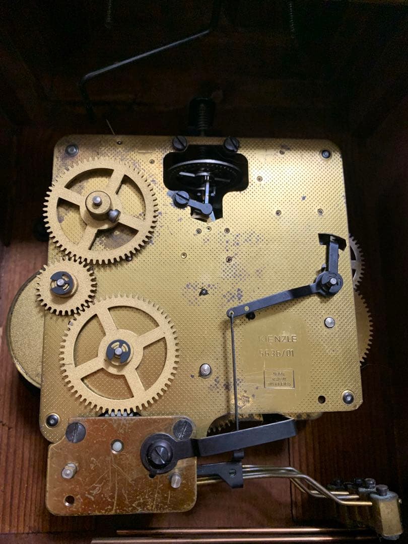 Kienzle 掛時計 563b/01 装飾的デザイン