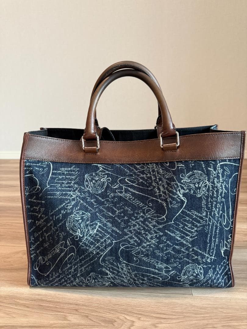 超レア　ベルルッティ銀座店リニューアル記念デニムバッグ ブラウンレザー